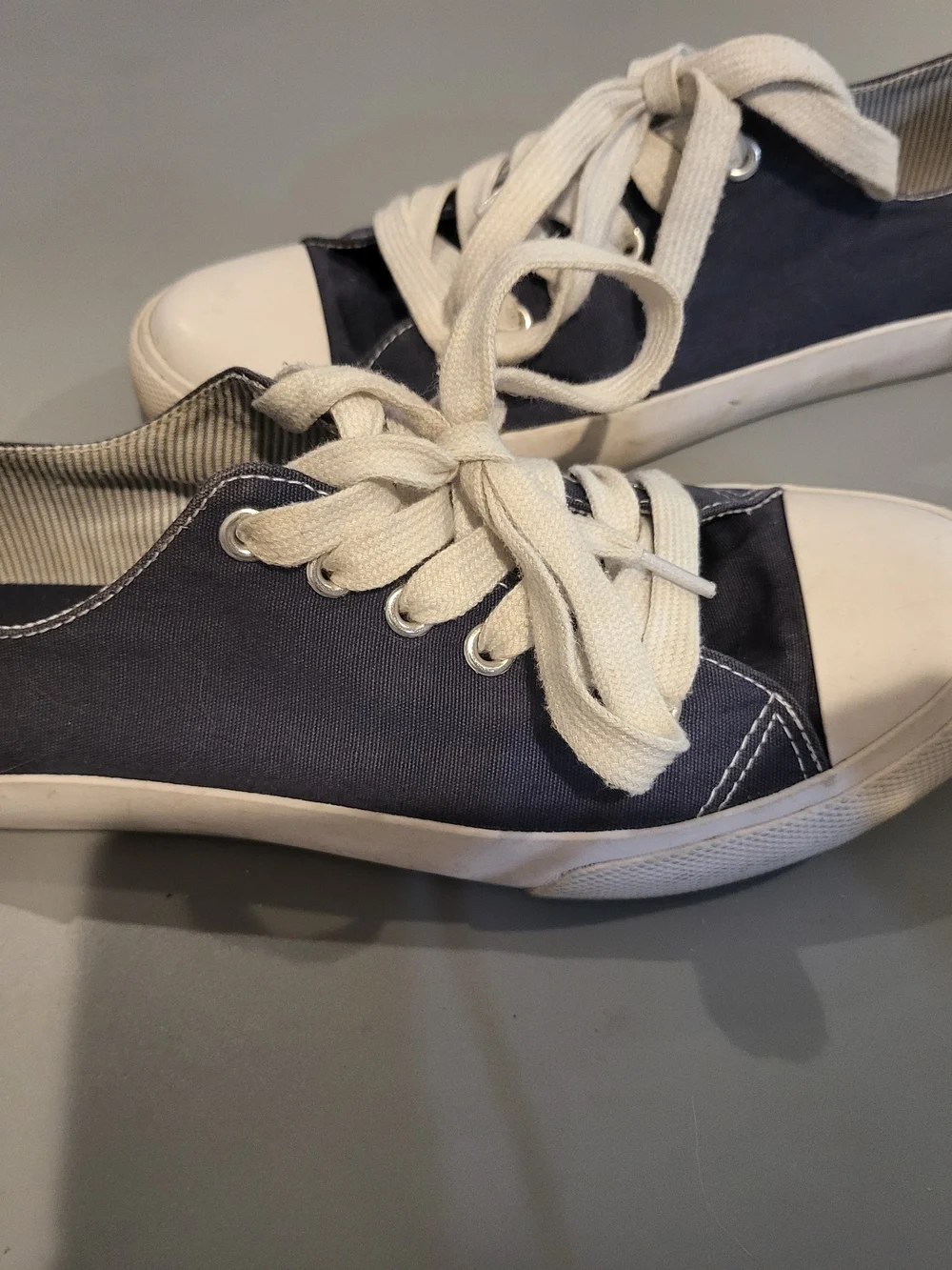 Mossimo Supply Co. Navy Canvas Low-Top Sneakers with White Laces
